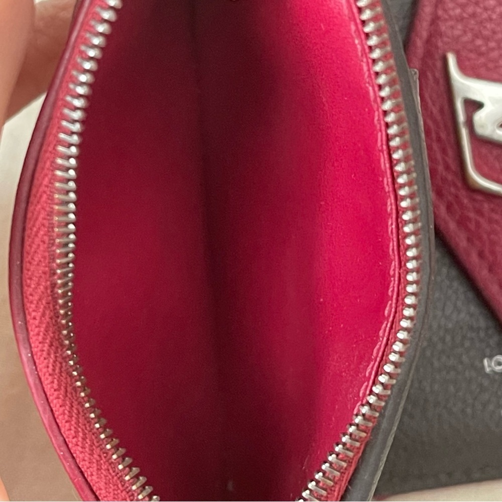 LOUIS VUITTON MyLockMe Compact Wallet in red and cream leather⭐️💯AuThEnTiC - Picture 10 of 15